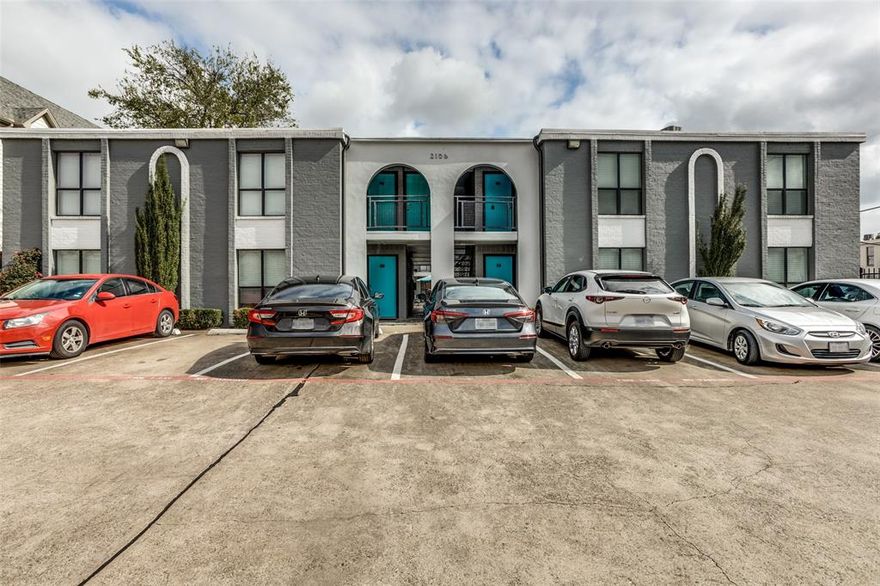 ***IMMEDIATE MOVE IN SPECIAL, HALF OFF DEPOSIT AND FIRST MONTH RENT FOR QUALIFIED APPLICANTS***

Welcome to Monarch Place, located in the East Village area of Dallas, TX. Our gated community offers a range of one-bedroom apartment homes designed to suit your modern lifestyle. Each apartment features a stackable washer-dryer, ensuring convenience and efficiency in your daily routine. The stainless steel appliances in the kitchen add a touch of elegance, while the dishwasher and garbage disposal make clean-up a breeze. The central heat-air system keeps you comfortable year-round, and the wood laminate flooring adds a warm and inviting atmosphere to your living space. The carpeted bedrooms provide a cozy retreat, and the walk-in closet offers ample storage for your belongings. The vanity lighting in the bathroom creates a bright and refreshing ambiance, perfect for getting ready in the morning. Relax and unwind in the tub-shower combo, providing the ideal space for a soothing bath or quick shower. At Monarch Place, we prioritize your comfort and convenience, providing you with the amenities you need for a hassle-free lifestyle. Come and experience the best of apartment living in Dallas at Monarch Place and dont forget to ask about our DEPOSIT FREE OPTION!