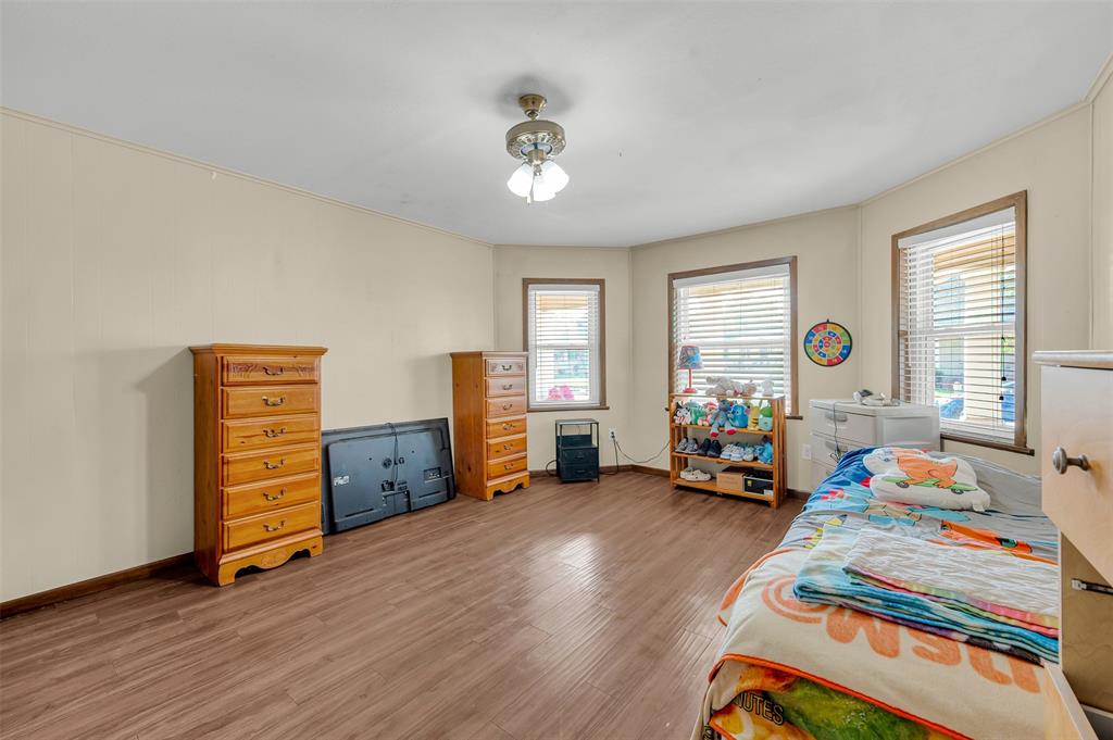 609 S Elm Street