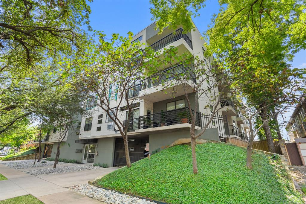 4411 Bowser Avenue 108