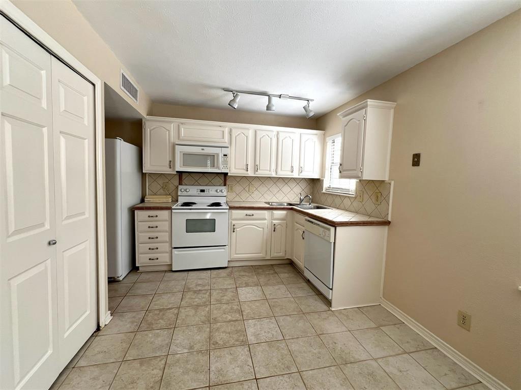 Bryan Place Ph 06 - Residential Lease