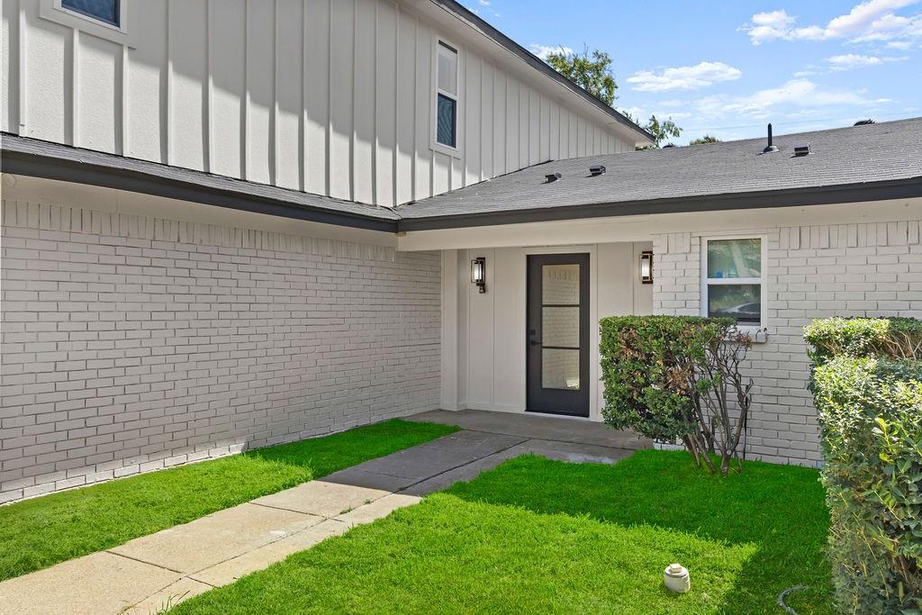 3409 Buckingham Drive