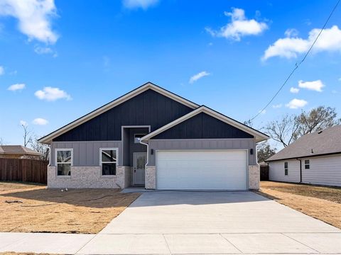 Tiny photo for 4501 Washington Street, Greenville, TX 75401 (MLS # 21192641)