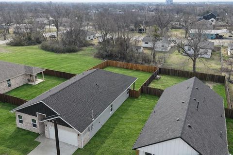 Tiny photo for 4501 Washington Street, Greenville, TX 75401 (MLS # 21192641)