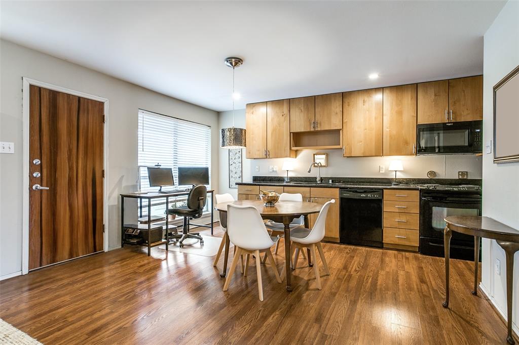 4616 W Lovers Lane 231