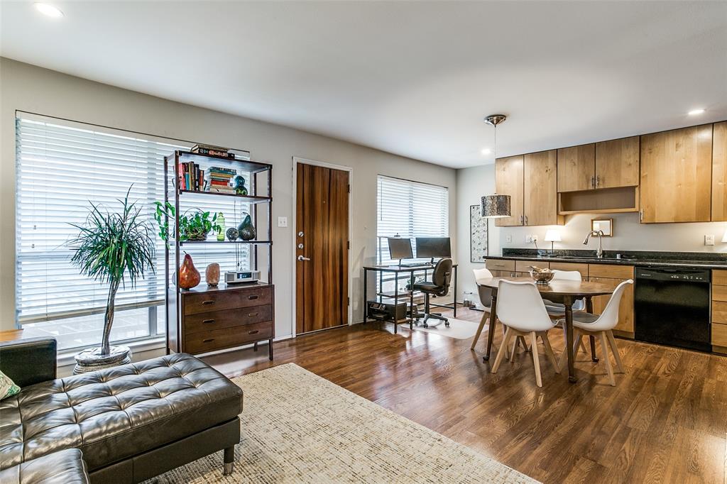 4616 W Lovers Lane 231