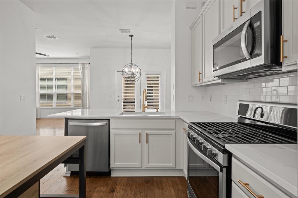 KENSINGTON COURT CONDOS - Residential Lease