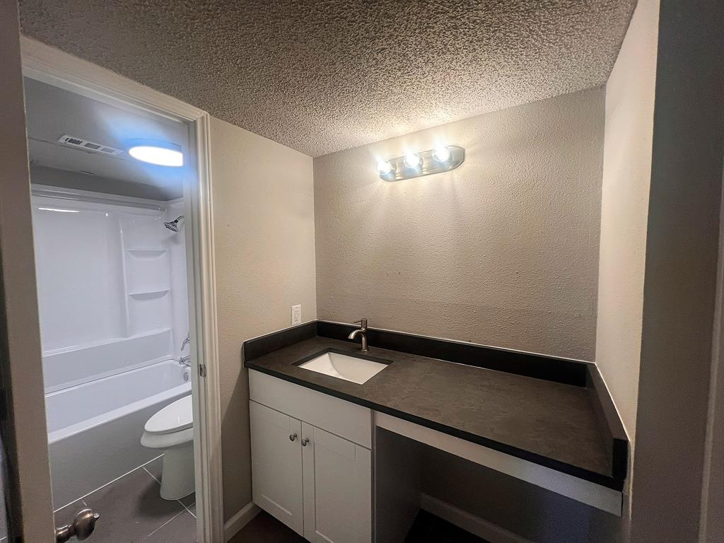 Tealwood On The Creek Condo - Residential