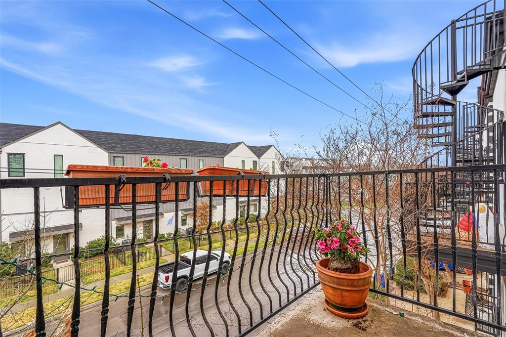 Versaille Condo - Residential