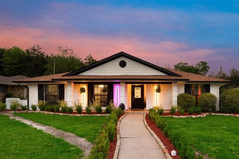 Photo of 405 Conger Drive, Mesquite, TX 75149 (MLS # 20913911)