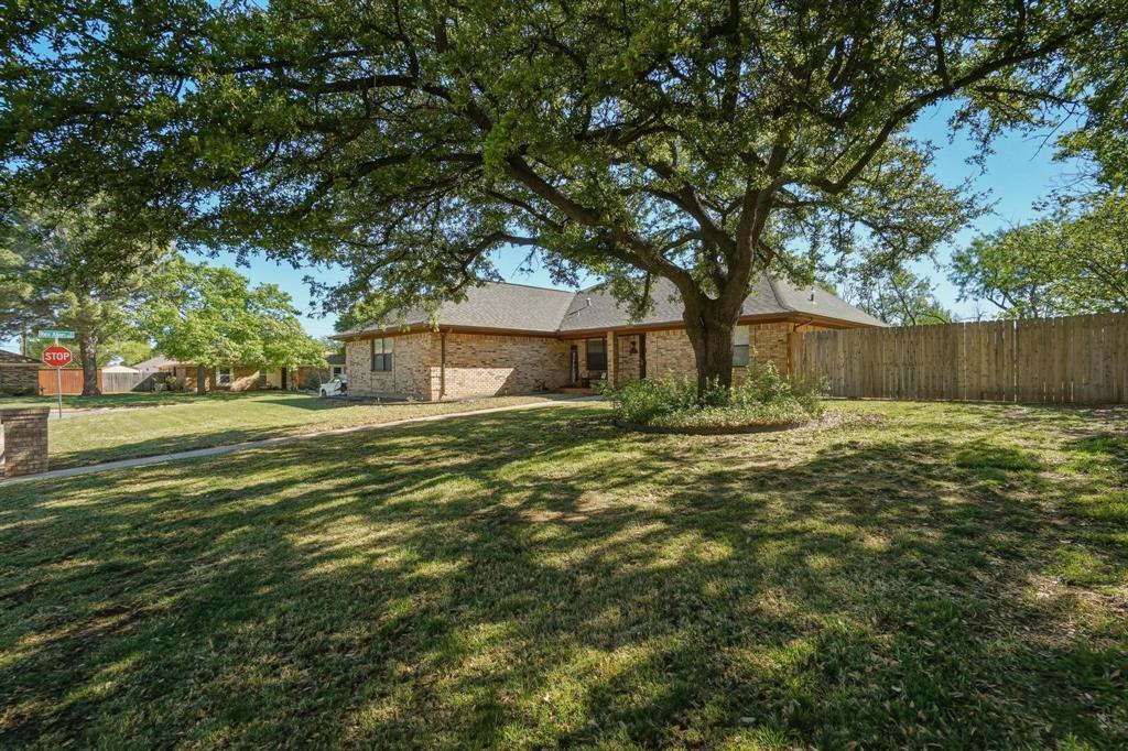 5201 Sherbrooke Lane