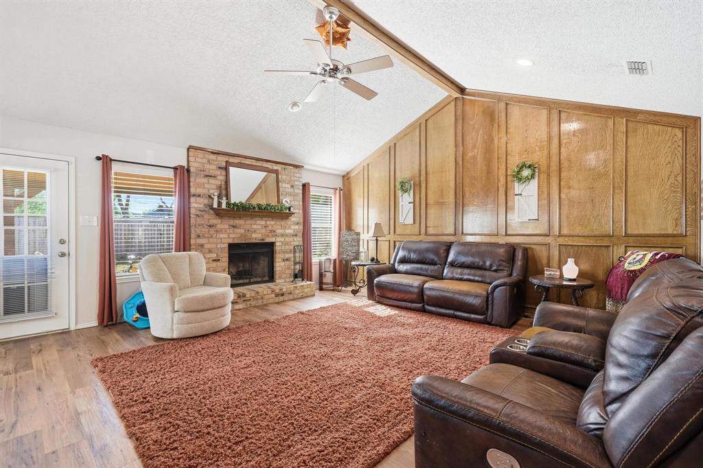 5201 Sherbrooke Lane