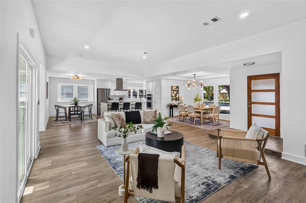 6226 La Cosa Drive