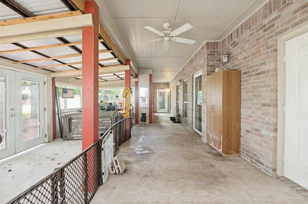 Country Place Apts Manor - Residential