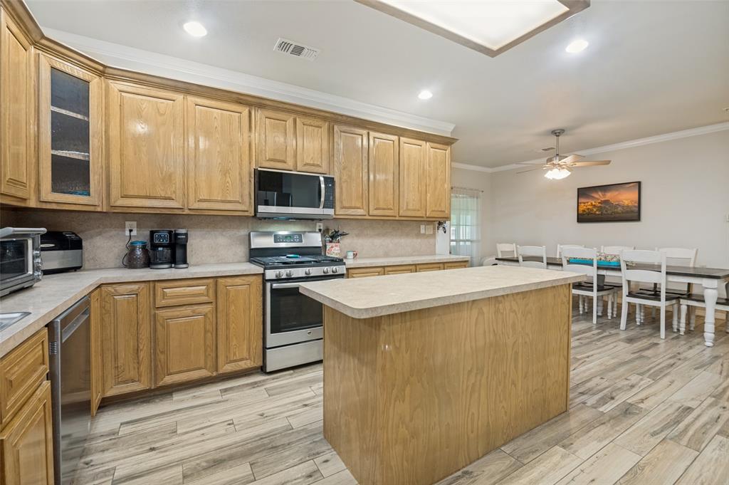 Country Place Apts Manor - Residential