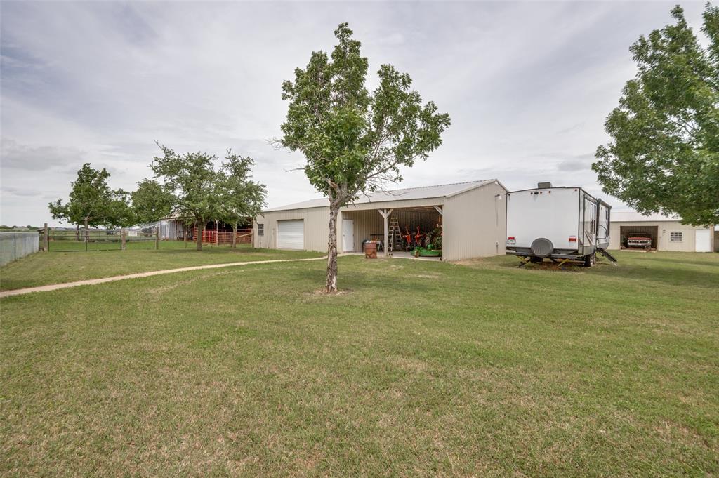 Country Place Apts Manor - Residential