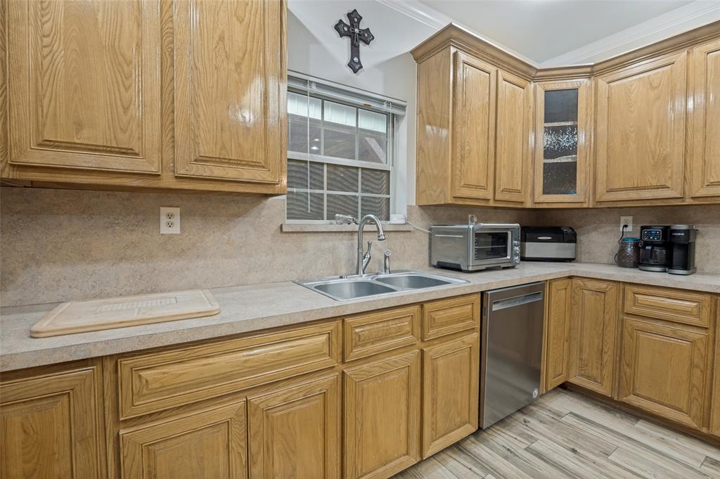 Country Place Apts Manor - Residential