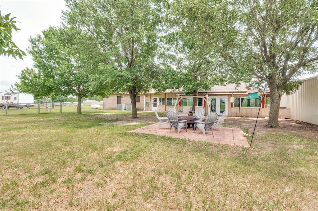 Country Place Apts Manor - Residential