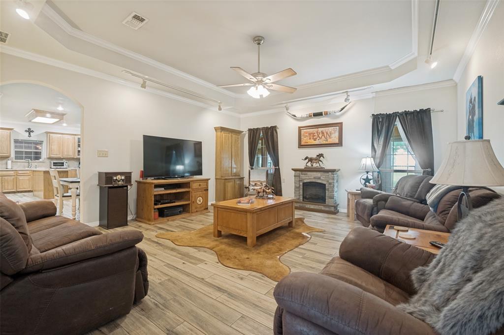 Country Place Apts Manor - Residential