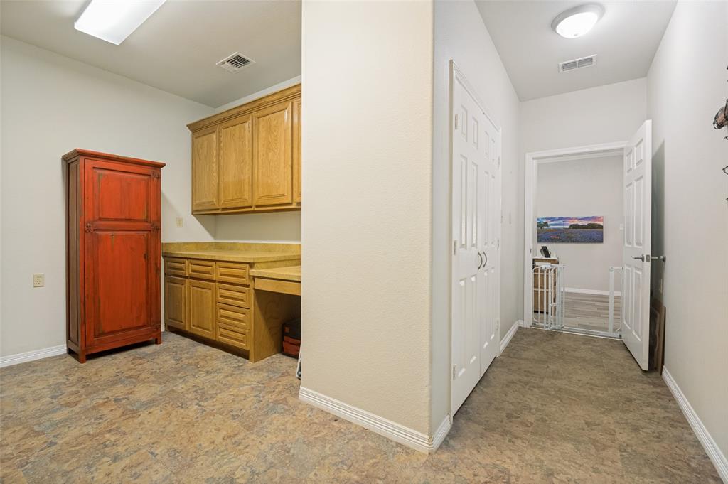 Country Place Apts Manor - Residential