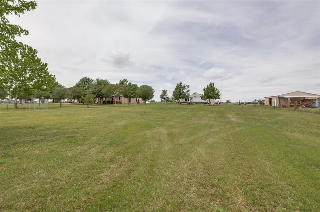 Country Place Apts Manor - Residential