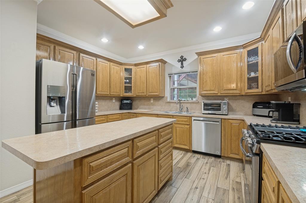 Country Place Apts Manor - Residential