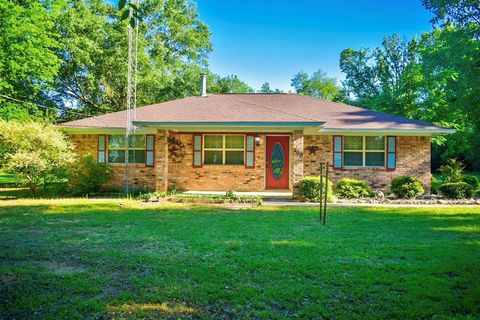 Photo of 300 Bethel Road, Como, TX 75431 (MLS # 21269252)