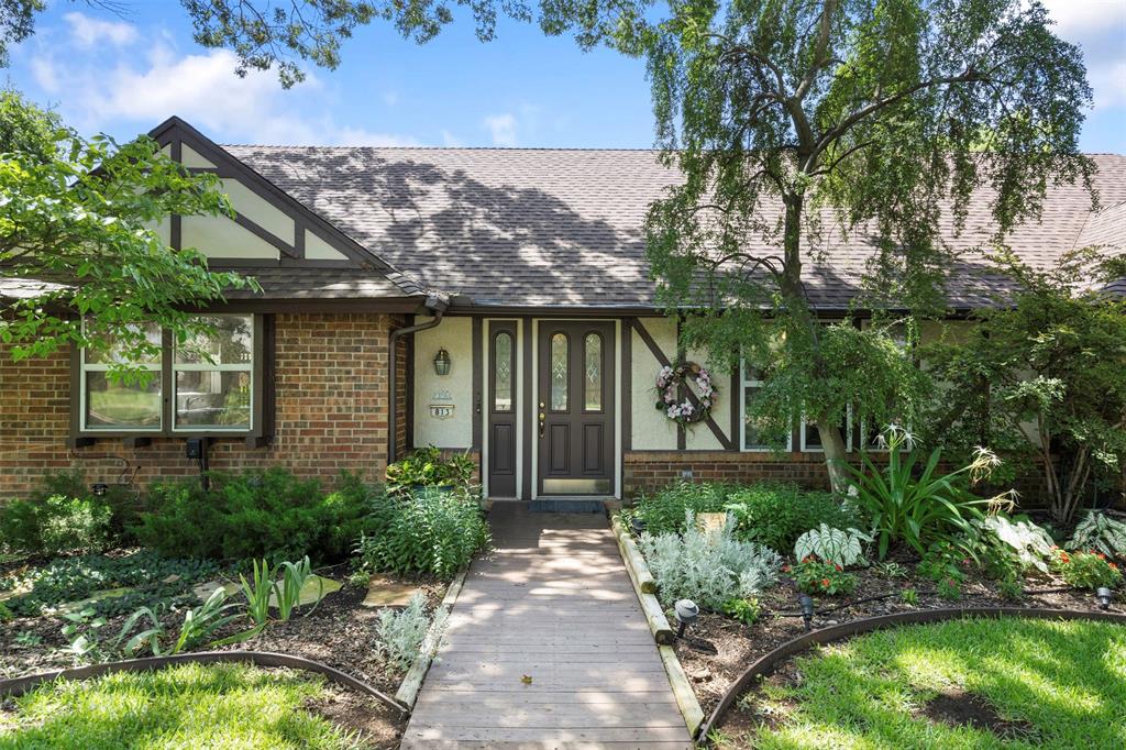 813 Pleasant Valley Lane