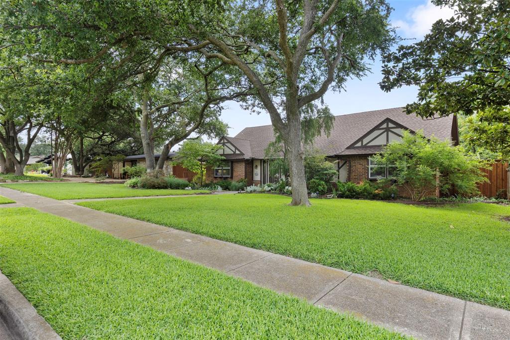 813 Pleasant Valley Lane