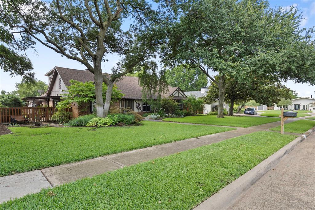 813 Pleasant Valley Lane