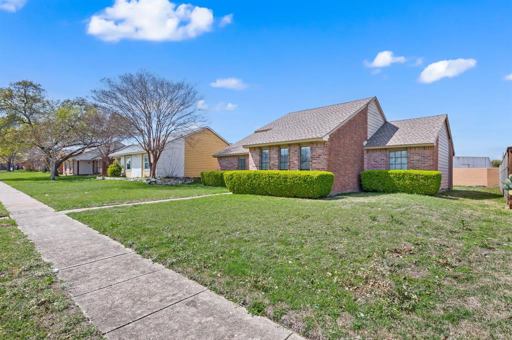 511 Scarlet Oak Street