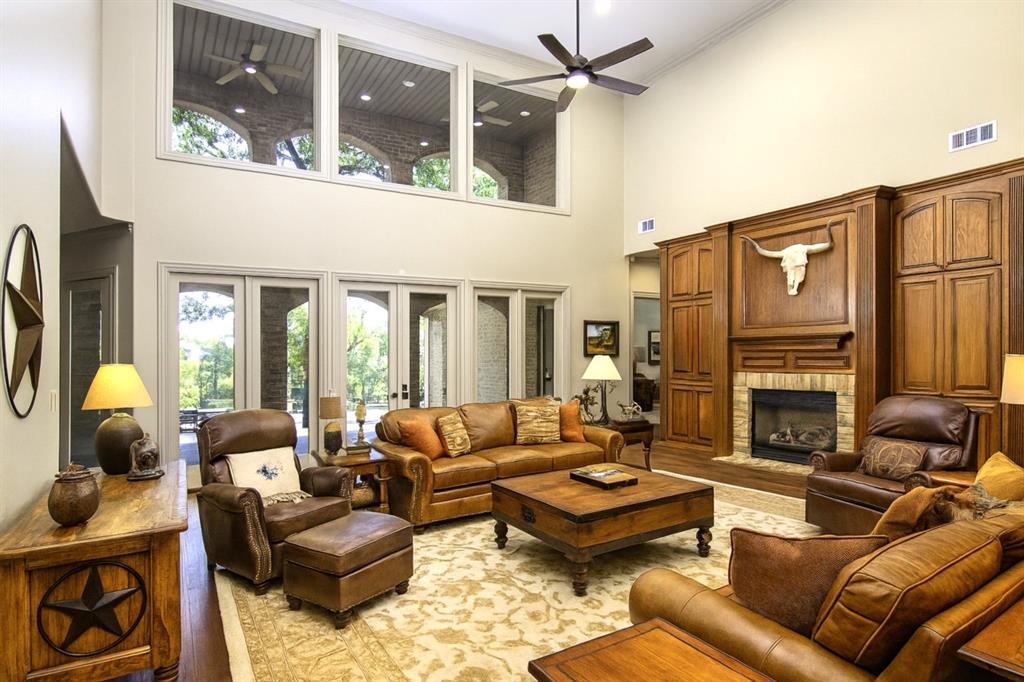 10111 Bluffview Circle