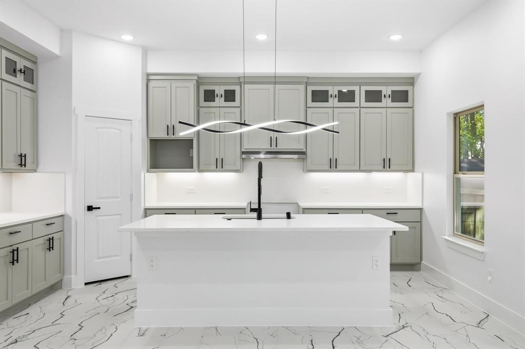 105 Forest Oaks Drive