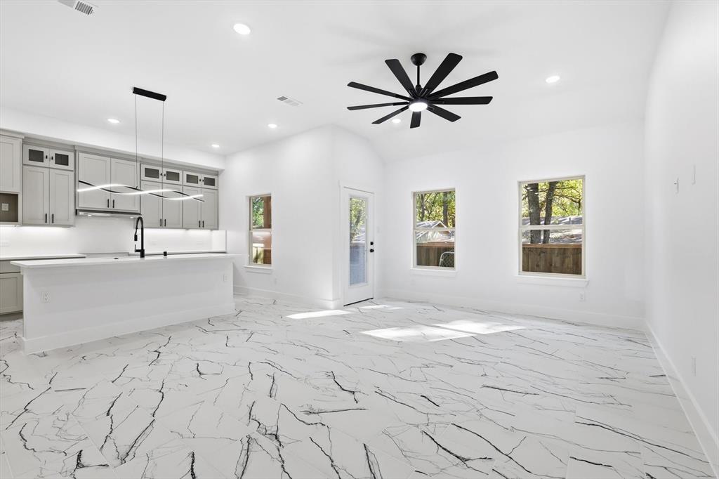 105 Forest Oaks Drive