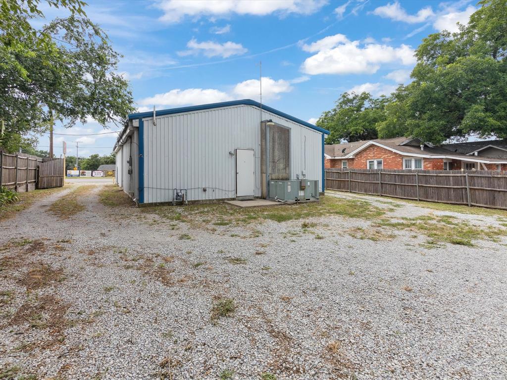 Cowan - Commercial Sale