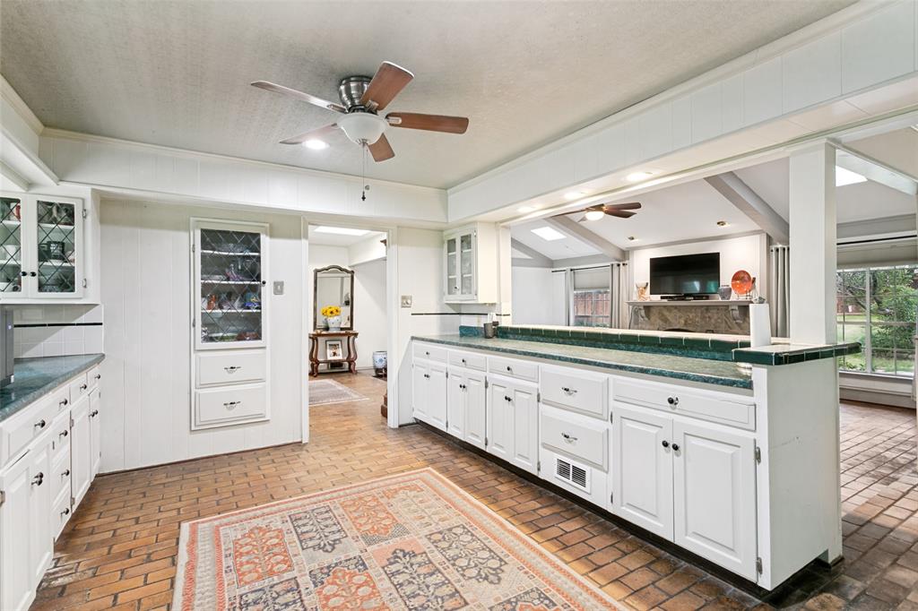 233 Lakeland Drive