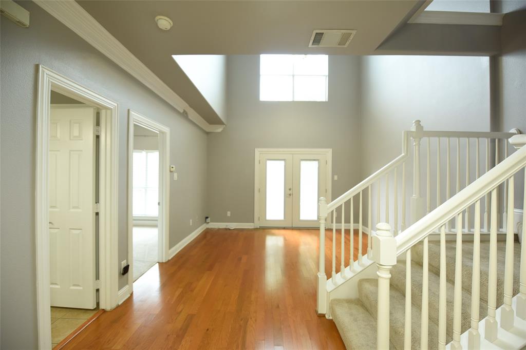 Versaille Condo - Residential