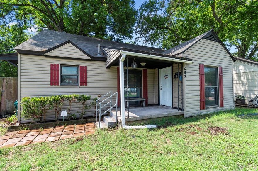 Looking for an affordable, cozy home with a spacious backyard for children and pets? You've found it! This property features a large shed in the back yard, spacious laundry room, and an 18x10 bonus room in the attic. Come be a part of the wonderful transformation happening in this adorable neighborhood! Easy commute to Dallas, Arlington and beyond!

All listing data to be confirmed by Buyer and Buyer's Agent.