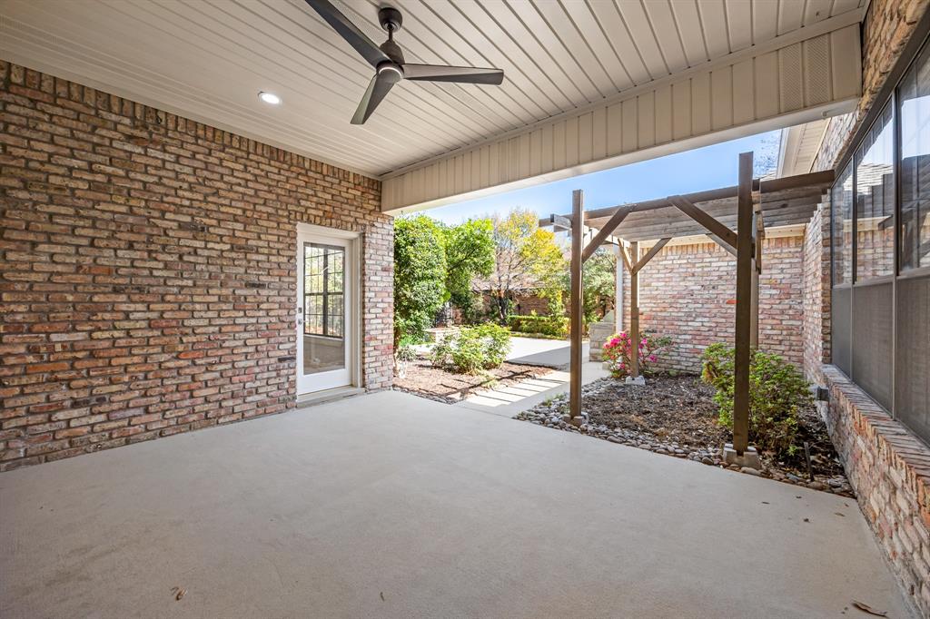 Manor Club Bloch H18579 - Residential