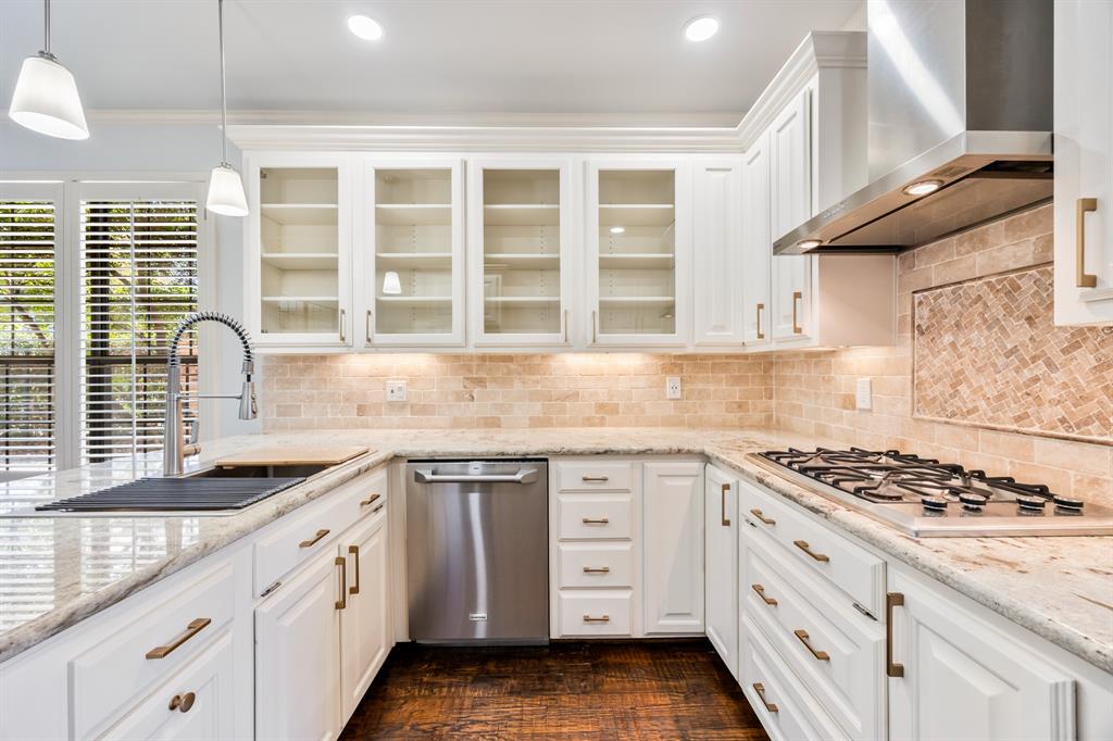 Manor Club Bloch H18579 - Residential