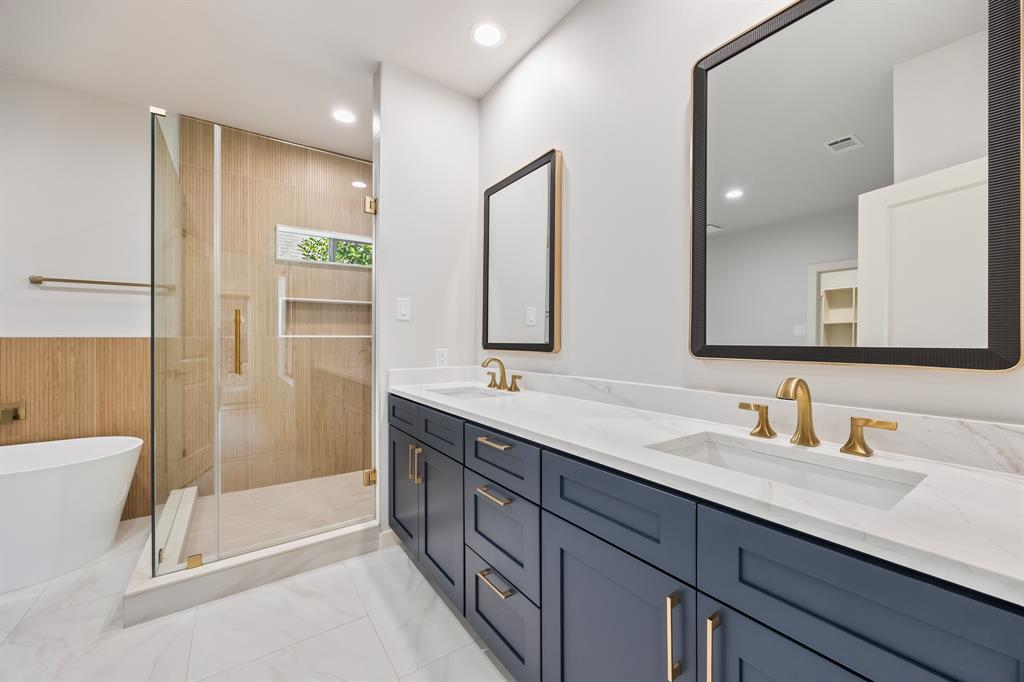 Manor Club Bloch H18579 - Residential