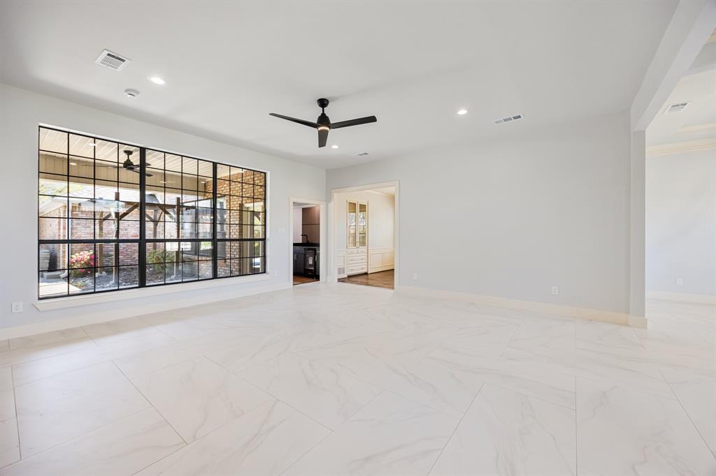 Manor Club Bloch H18579 - Residential