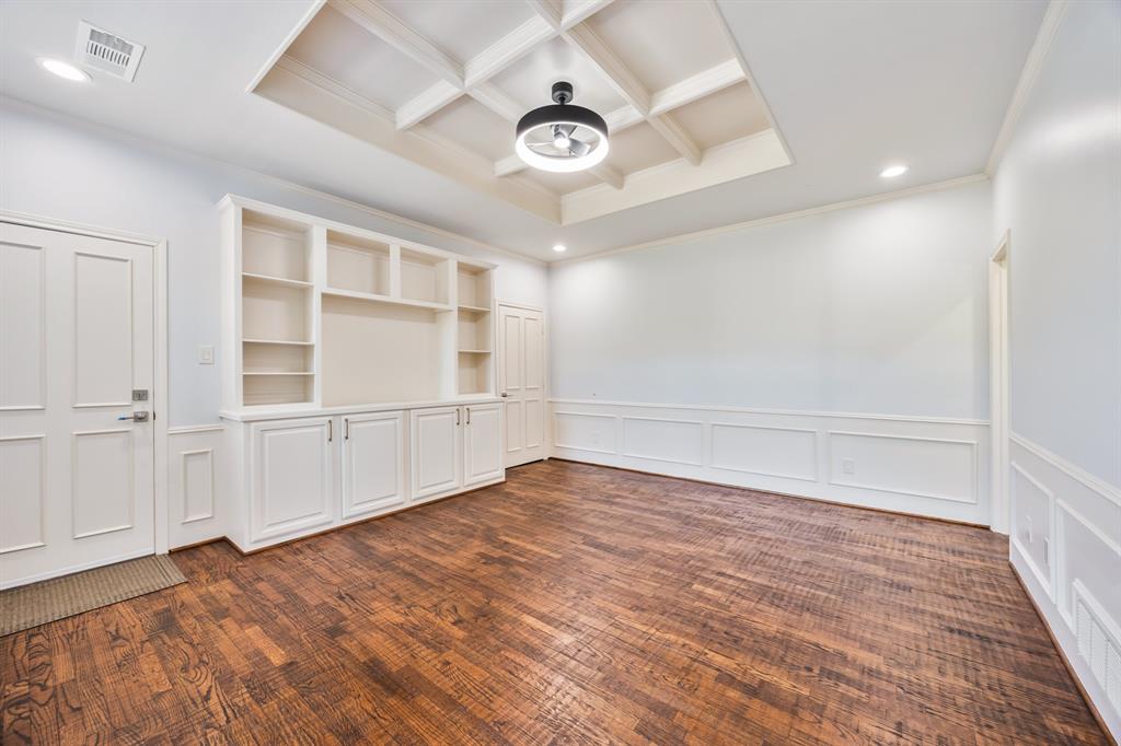 Manor Club Bloch H18579 - Residential