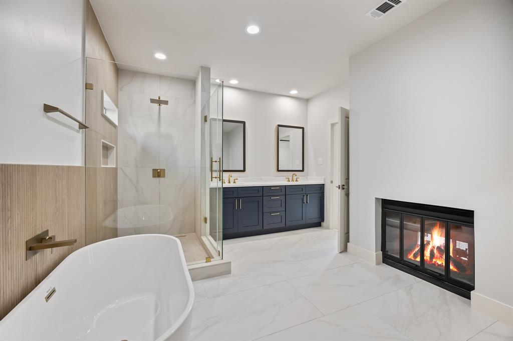 Manor Club Bloch H18579 - Residential