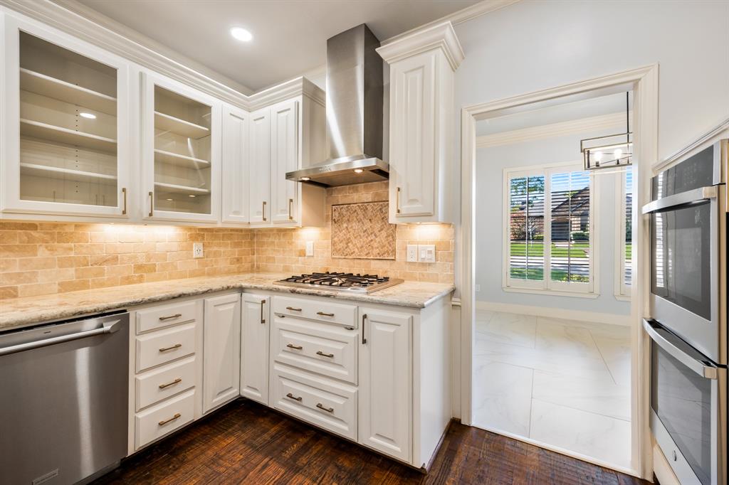 Manor Club Bloch H18579 - Residential