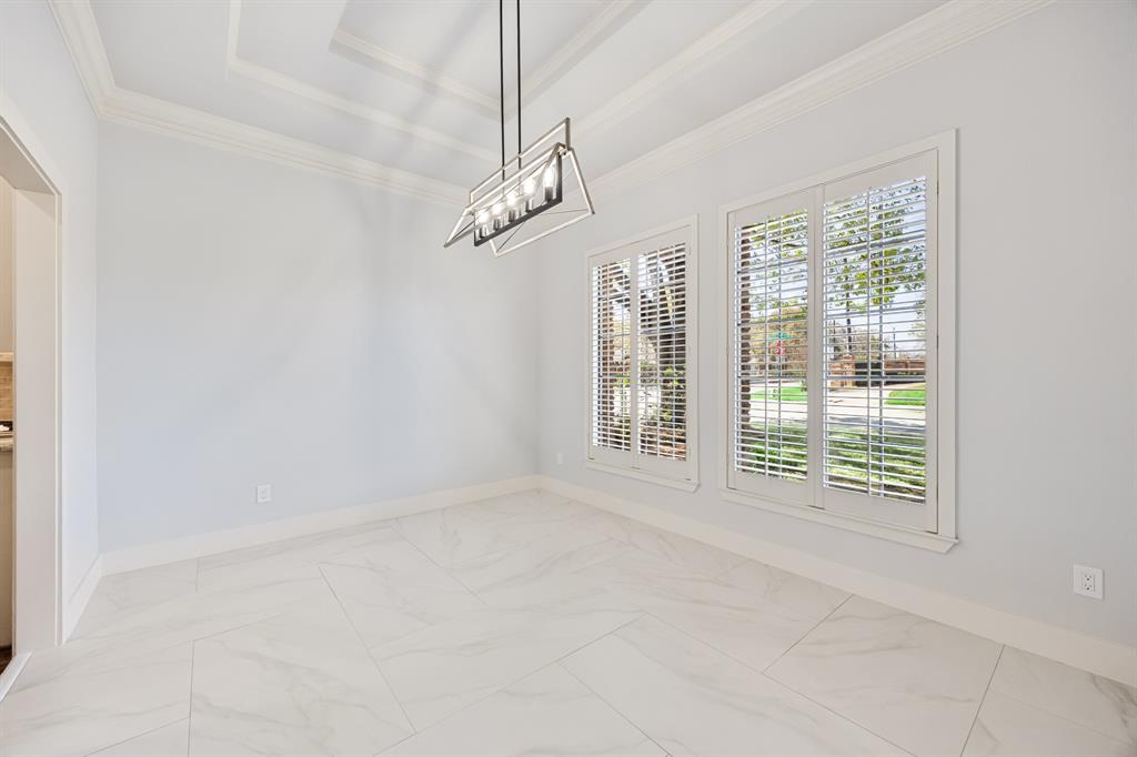 Manor Club Bloch H18579 - Residential