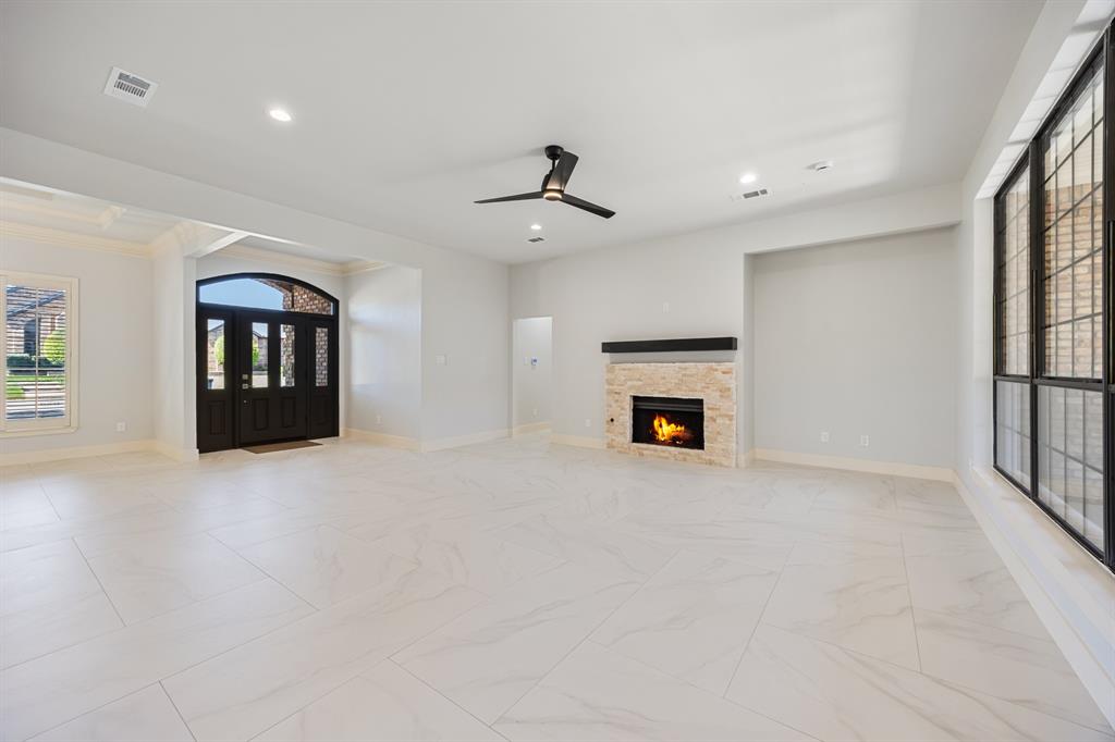 Manor Club Bloch H18579 - Residential