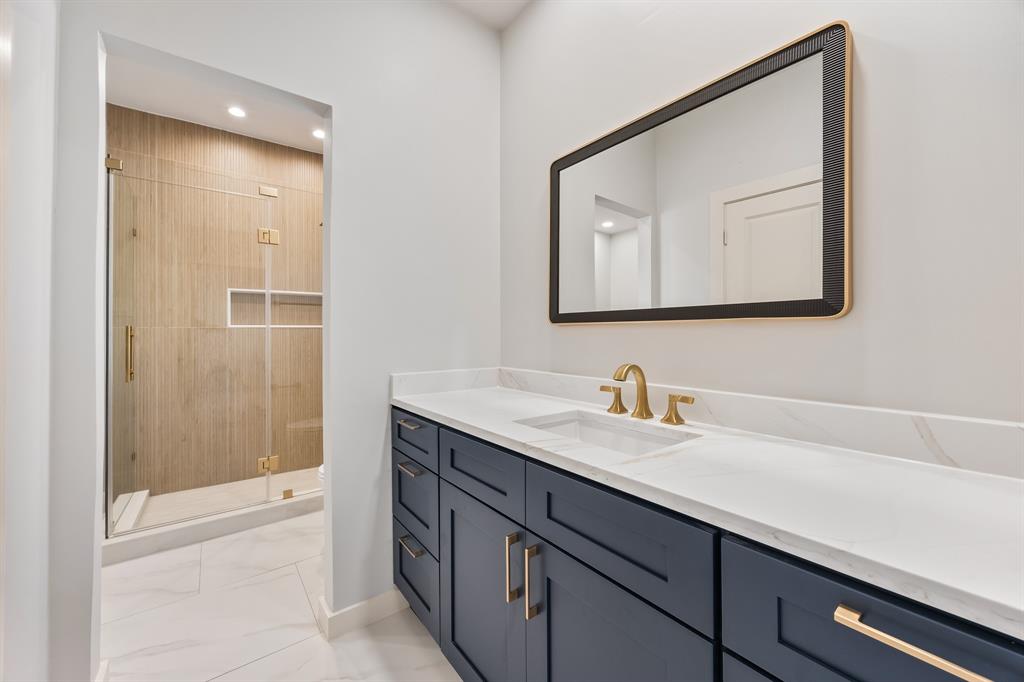 Manor Club Bloch H18579 - Residential