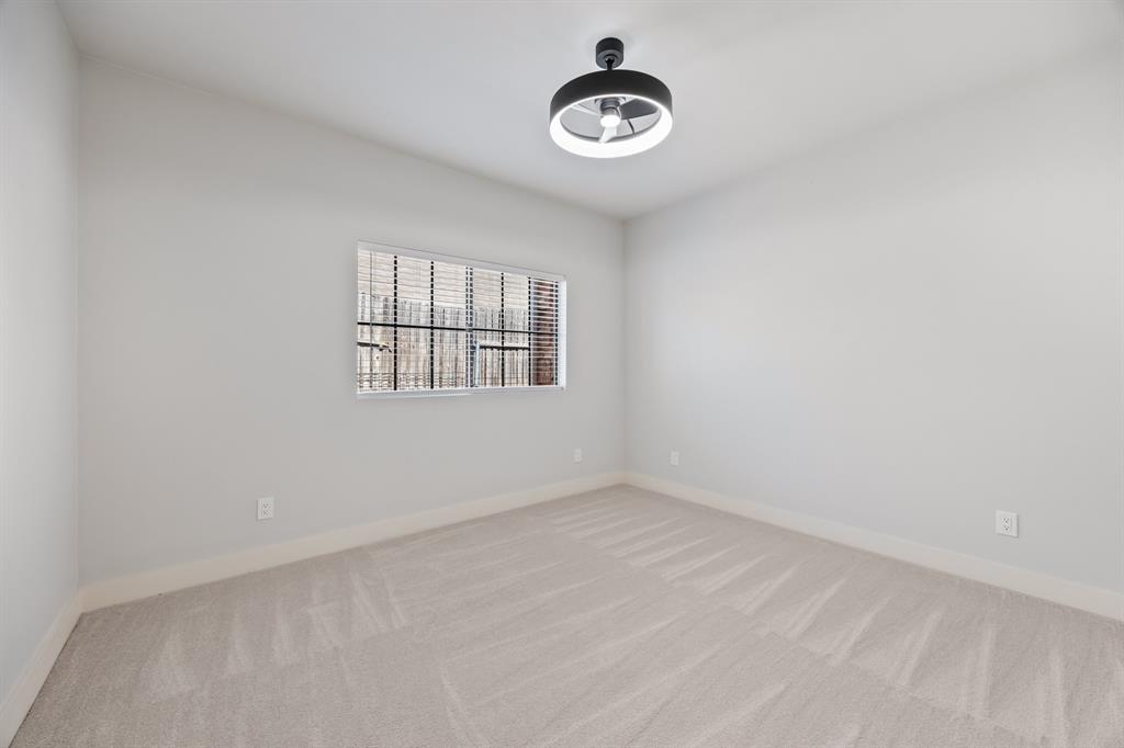 Manor Club Bloch H18579 - Residential