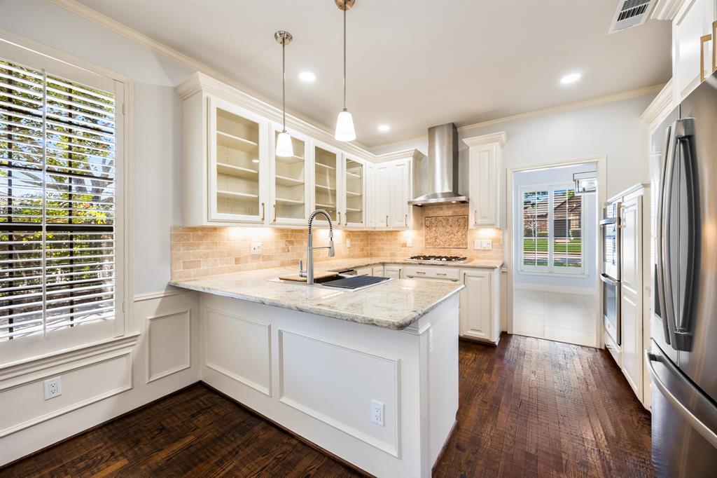 Manor Club Bloch H18579 - Residential