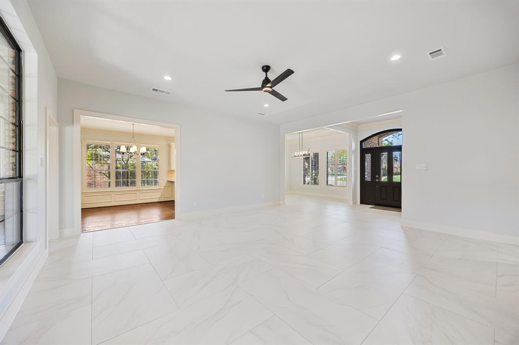 Manor Club Bloch H18579 - Residential